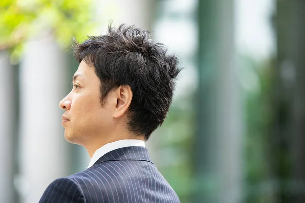 Porträt Eines Asiatischen Japanischen Geschäftsmannes Auf Einer Geschäftsstraße Tokio Japan — Stockfoto