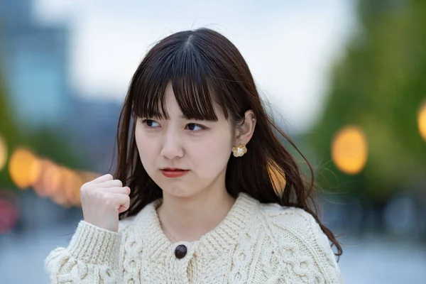 Una Giovane Donna Asiatica Giapponese Che Aggrotta Sopracciglia Esprime Emozioni — Foto Stock