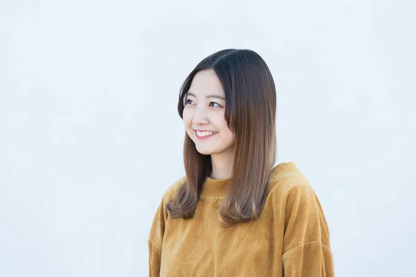 Une Jeune Femme Asiatique Japonaise Vêtements Hiver Fond Blanc — Photo