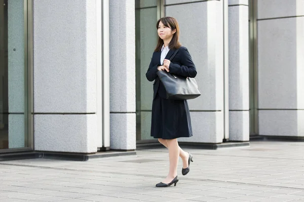 Asiática Japonesa Jovem Estudante Universitário Procurando Emprego — Fotografia de Stock