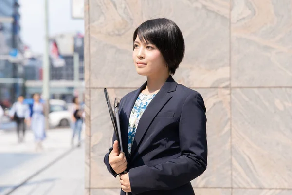 Bölgesinde Genç Asyalı Japon Kadınının Portresi — Stok fotoğraf