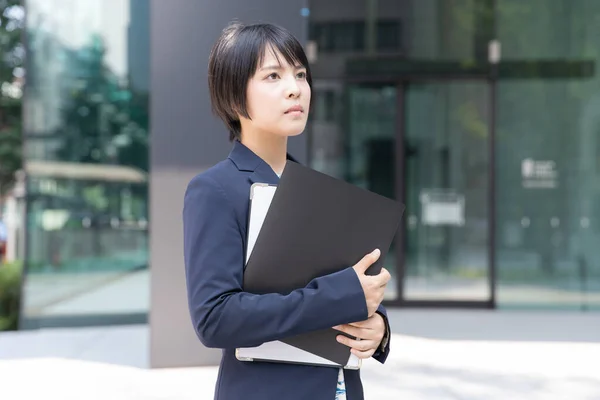 Portrait Jeune Femme Affaires Asiatique Japonaise Dans Quartier Des Affaires — Photo