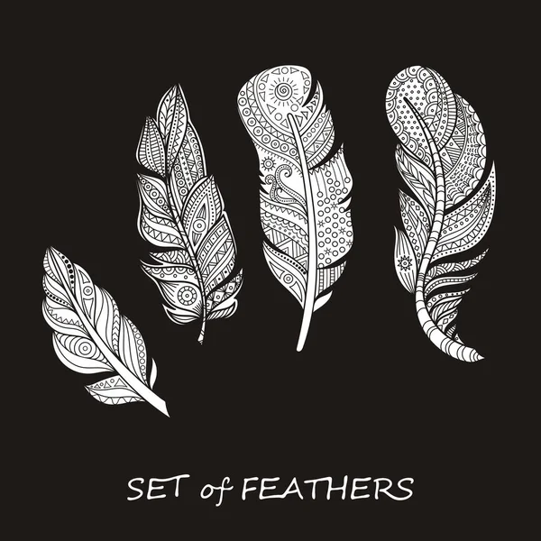 Stilize ve soyut Zentangle tüyler siluet vektör süslü kümesi.