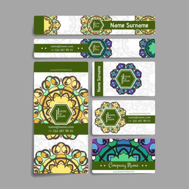 Vektör tasarım şablonları kümesi. Monogram daire süsleme ile kartvizit. Mandala stili.