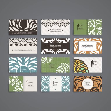 Vektör tasarım şablonları kümesi. Kartvizit çiçek süsleme ile.