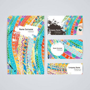 Vektör tasarım şablonları kümesi. Rastgele renkli stil broşürleri. Zentangle tasarımlar.