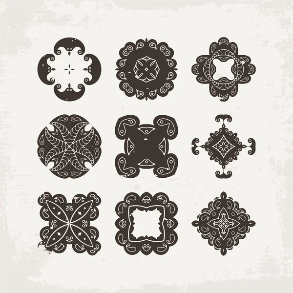 Set sierlijke vector mandala symbolen. Mehndi lace tattoo. Oosterse geweven. — Stockvector