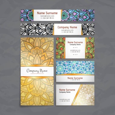 Vektör tasarım şablonları kümesi. Kartvizit çiçek daire süsleme ile.