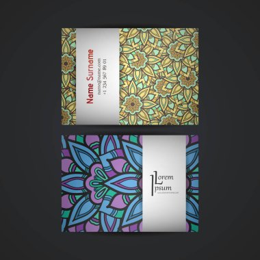 Vektör tasarım şablonları kümesi. Kartvizit çiçek daire süsleme ile.