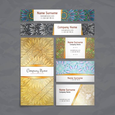 Vektör tasarım şablonları kümesi. Kartvizit çiçek daire süsleme ile.