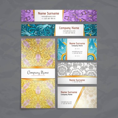 Mandala sembollerle tasarım koleksiyonu. Daire süsleme ile kartvizit kümesi.