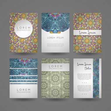 Mandala sembollerle tasarım koleksiyonu. Daire süsleme ile kartvizit kümesi.