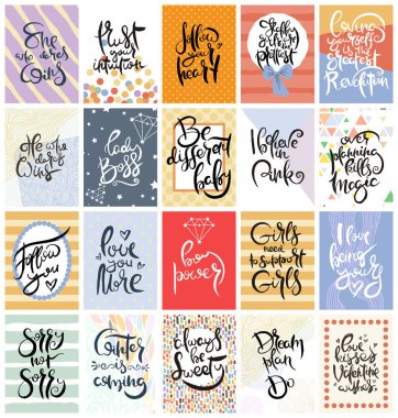 El çizimi bir kart seti. Vektör çizimi. Broşür, broşür ve şablon koleksiyonu. Harfli, desenli ve süslemeli İskandinav kartları tasarımı.