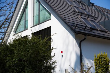 alarm sistemi ile tek ev