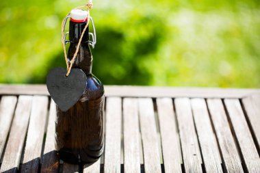 Bira şişe şişe boynuna Babalar günü kalpli