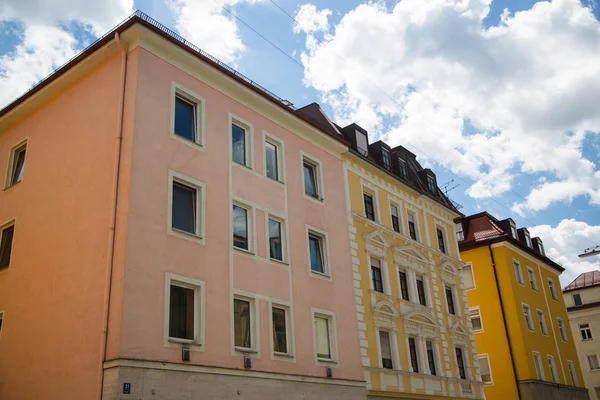 Old building in Munich, blue sky — Stock Photo, Image