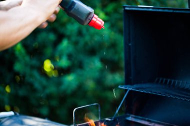 Izgara ızgara daha hafif, alkol ile yaktı