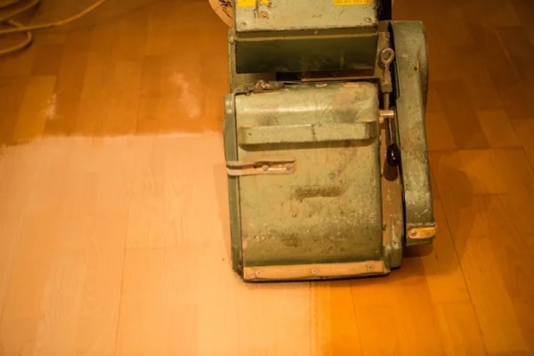 Parke makine ile kum — Stok fotoğraf