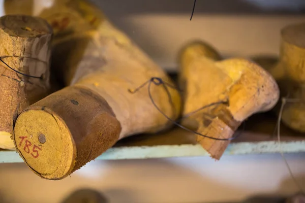 Leisten aus Holz, handgefertigt, Schuhmacher — Stockfoto