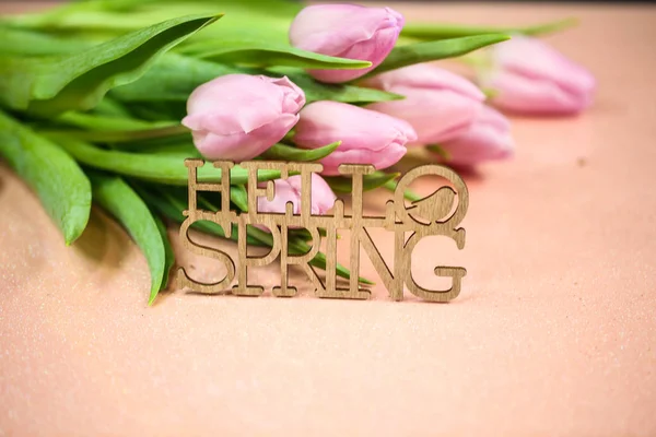 Rózsaszín Tulipán Háttér Hello Tavasz — Stock Fotó