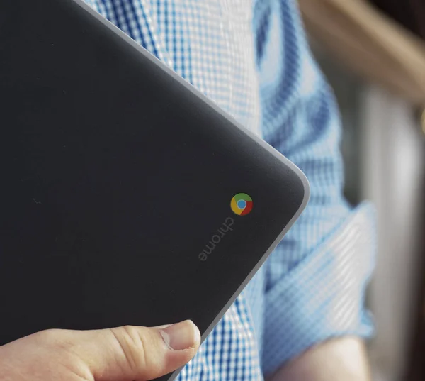 Elgin 2020 Ένα Chromebook Που Χρησιμοποιείται Στο Σπίτι Για Μια — Φωτογραφία Αρχείου