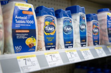 Chicago Illinois, ABD - 2020 dolaylarında yerel bir Walgreens 'te yeni stoklar yapıldı.