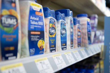 Chicago Illinois, ABD - 2020 dolaylarında yerel bir Walgreens 'te yeni stoklar yapıldı.