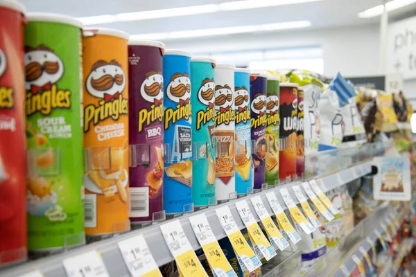 Chicago Illinois Abd 2020 Dolaylarında Pringles Yerel Bir Walgreens Taze — Stok fotoğraf