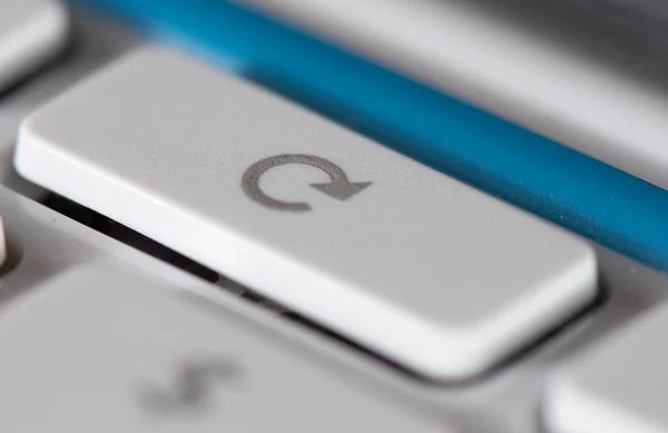 Yenilenmeyi, geri dönüşümü, tekrarlamayı ve diğer soyut kavramları sembolize eden bir lapotp 