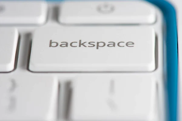 Laptop Backspace Key Symbolizing Things Deletion Things Taking Step Back — Stock Photo, Image