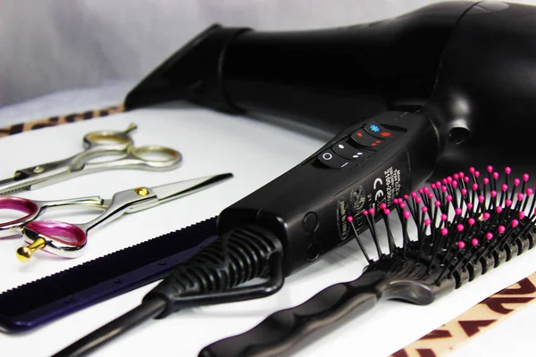 美容師のはさみのための専門的なツール — ストック写真