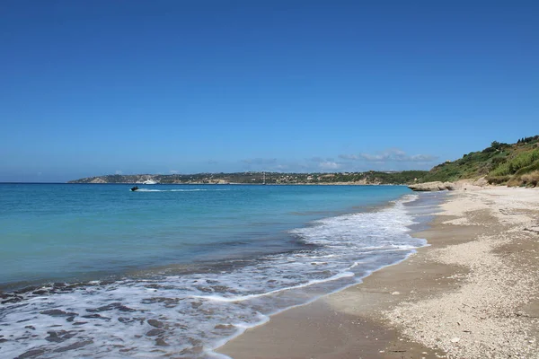 海滩的海景 波涛汹涌 — 图库照片