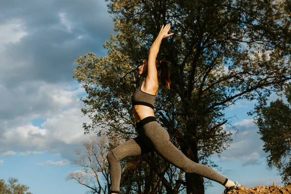 Yoga Dans Nature Femme Santé Concept Mode Vie Sain Détente — Photo