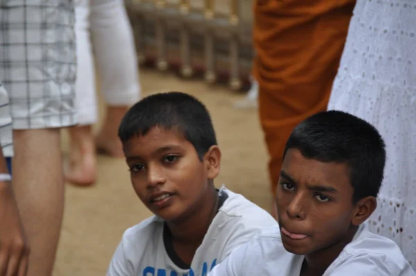 Anhuradhapura スリランカ11 8月2016 スリランカ Anhuradhapura仏教寺院の人々 — ストック写真