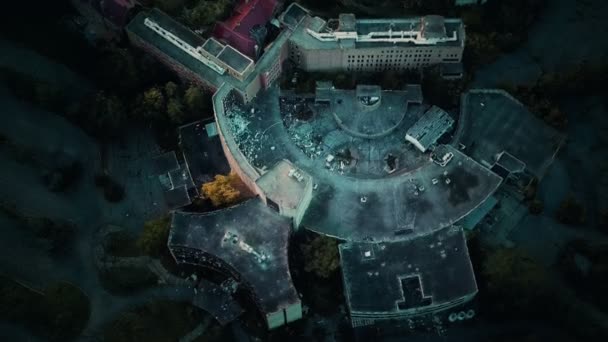 Hôpital abandonné aérien la nuit — Video