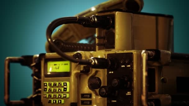 Militair radiocommunicatiescherm — Stockvideo