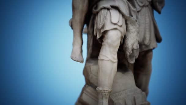 Estatua de un héroe troyano Eneas Salvando a su anciano padre Anquises — Vídeos de Stock