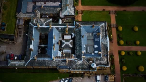 Vista aérea del Wartley Hall con jardín — Vídeo de stock