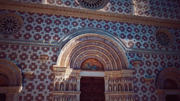 Santa Maria di Collemaggio Bazilikası — Stok video