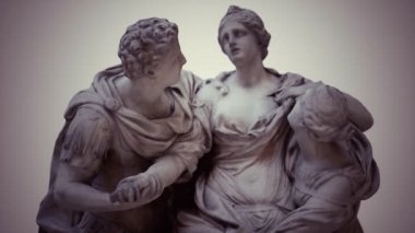 Arria ve Poetus antik heykelleri