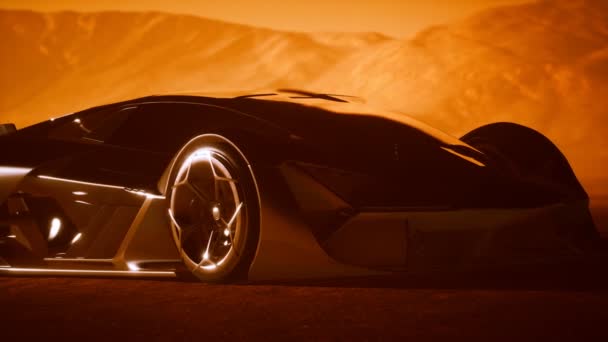 Суперкар на заході сонця в пустелі — стокове відео