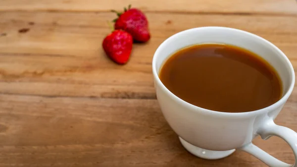 Café Negro Taza Redonda Blanca Sobre Mesa Madera Estoberry — Foto de Stock