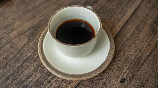 Café Negro Sobre Mesa Madera Taza Redonda Cerámica Fondo Fondo — Foto de Stock