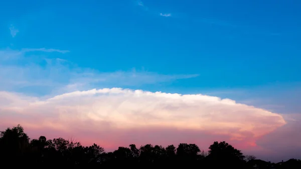 Cielo Astratto Cielo Blu Orizzontale Con Belle Nuvole Gonfie Morbide — Foto Stock