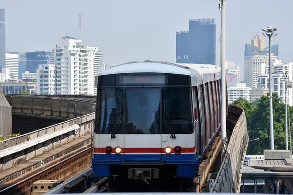 Bts Sky Train Går Centrala Bangkok Sky Tåg Det Snabbaste — Stockfoto