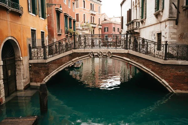 Utsikt Över Kanalen Med Hus Vid Sidorna Dagen Venedig Italien — Stockfoto
