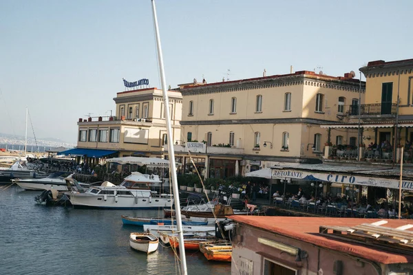 Napoli, İtalya, 25 Ekim 2020 Napoli, İtalya sokakları manzaralı