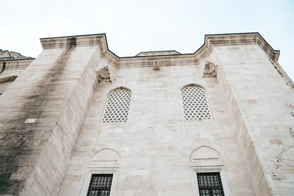 Eski turistik binanın manzarası