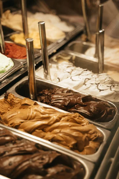 Крупный План Различных Вкусов Мороженого — стоковое фото