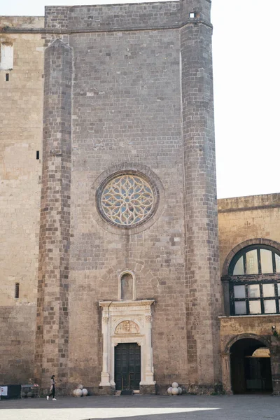 Eski turistik binanın manzarası